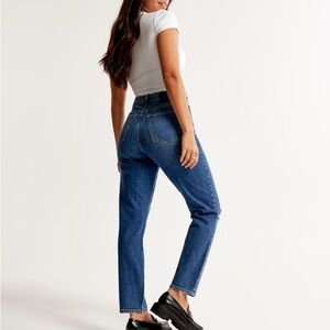 Abercrombie & Fitch The Mom High Rise Jeans